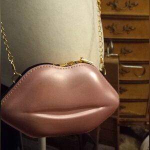 new,pv vinyl glossy pink lip mini small crossbody clutch zip up trendy bag.